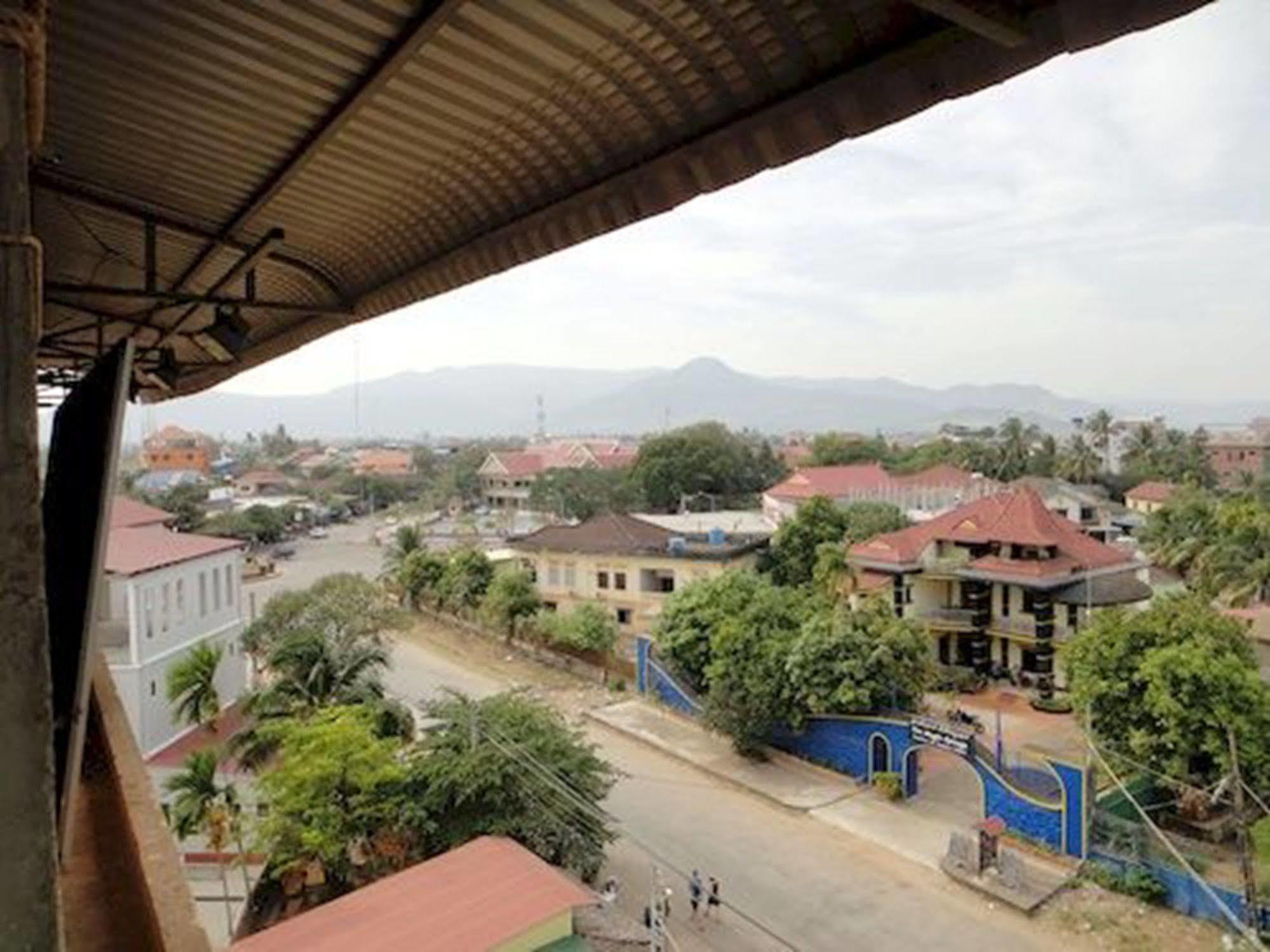 Nyny Hotel Kampot Exterior foto